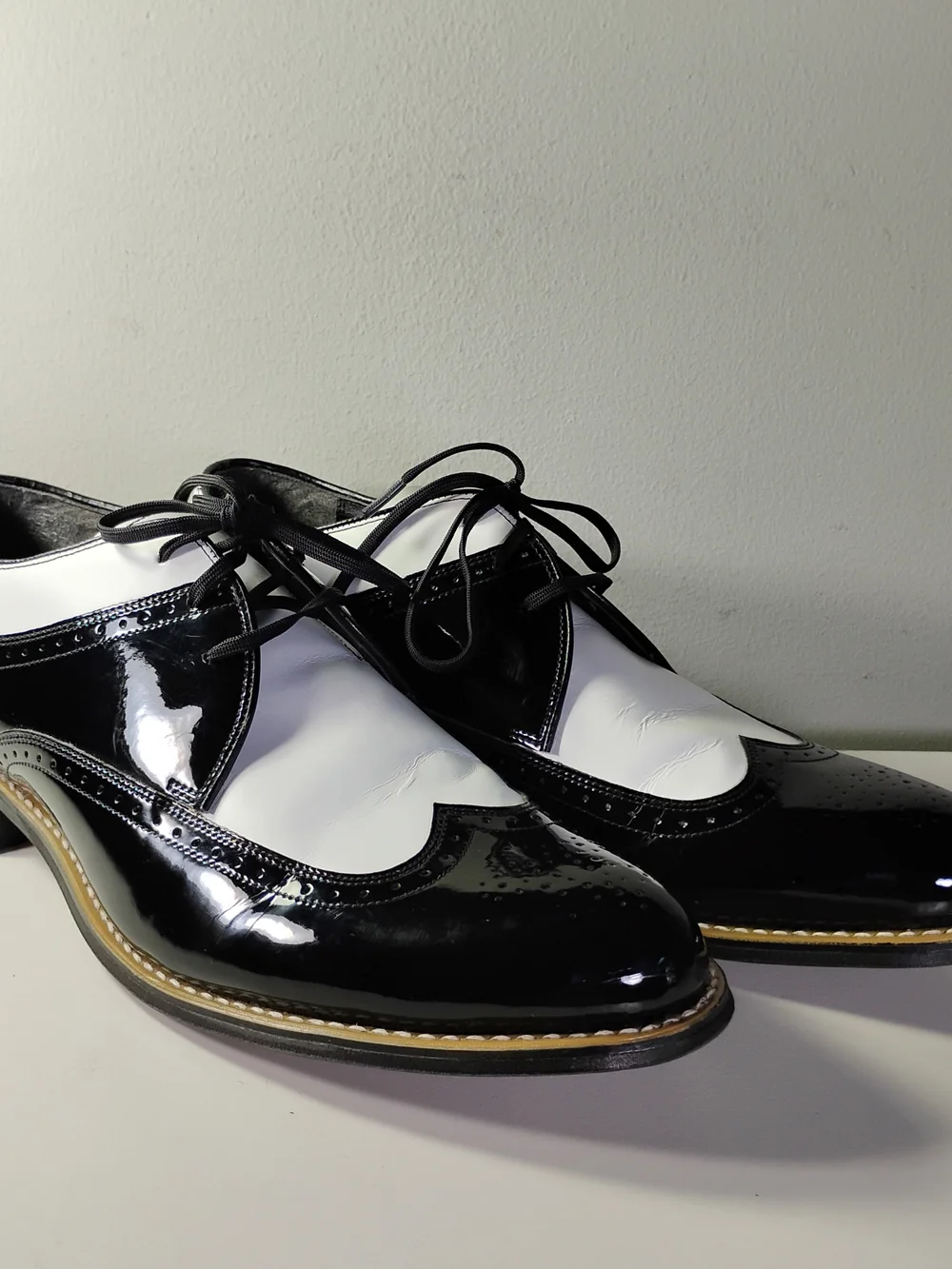 Stacy Adams Men’s Two-Tone Black and White Wingtip Oxfords